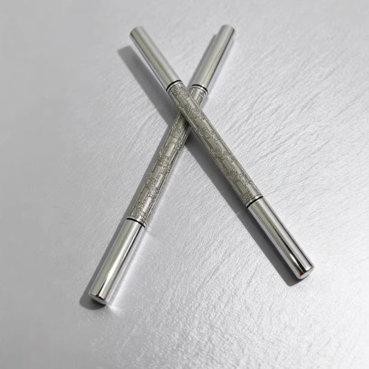 Double-ended eyebrow pencil, waterproof, sweatproof, smudge-proof, easy to apply, affordable makeup for beginners.