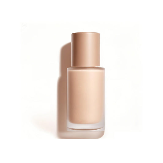This foundation provides a long-lasting, natural coverage, does not smudge easily, and also has moisturizing and skin-nourishing properties