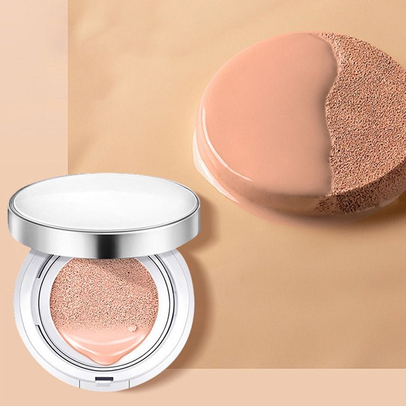 Natural-toned BB cream for commuting, portable use; covers blemishes and acne spots, and brightens the skin