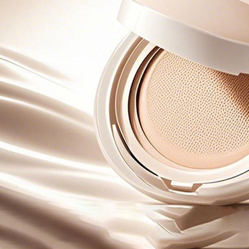 Air cushion foundation, BB cream with long-lasting coverage that does not smudge; suitable for oily skin types, providing a natural and comfortable wear
