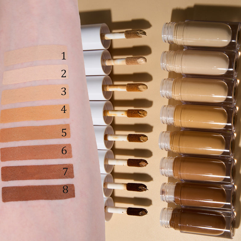 Concealer with matte, moist, and luminous finish – does not clog the pores