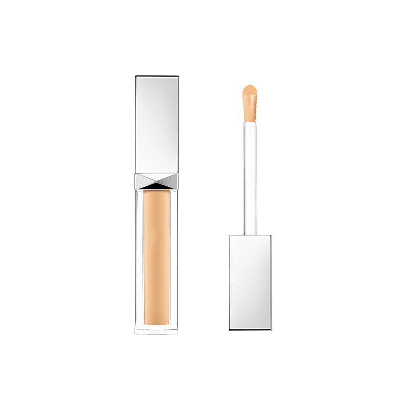 Corrective concealer that provides natural coverage without caking, offers a fresh, long-lasting effect, and effectively hides pores