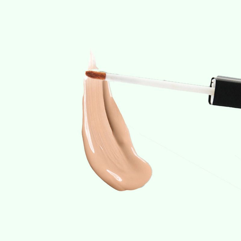 Concealer with waterproof properties, long-lasting coverage for spots, pimples, and dark circles; does not smudge