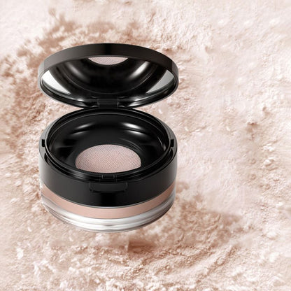 Soft-lighting powder with lightweight coverage, moisturizing properties, and a delicate texture that doesnt wash off easily