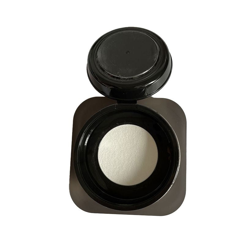Black Magnetic Powder with Honey Finish: Oil-control, long-lasting makeup, waterproof, smudge-resistant, and provides a matte finish for oily skin