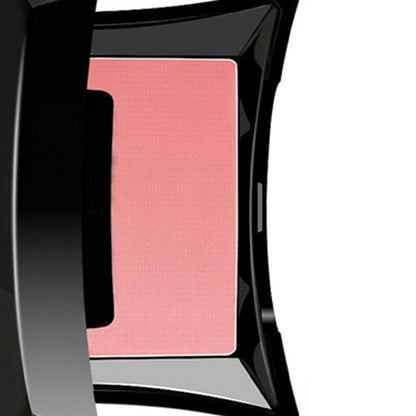 Monochromatic blush enhances complexion, offering a natural, bare-faced look with delicate highlighters and contouring in one palette
