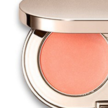 Two-color blush, highlight, and contouring powder cake that doesnt flake off easily