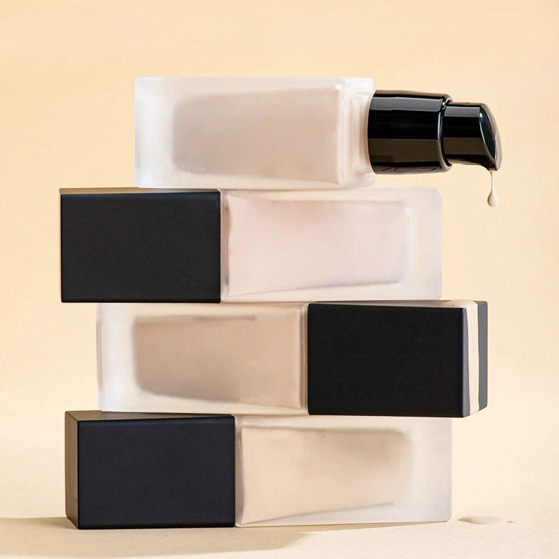 Moisturizing, translucent foundation that conceals pores – suitable for oily skin. Soft-mist foundation