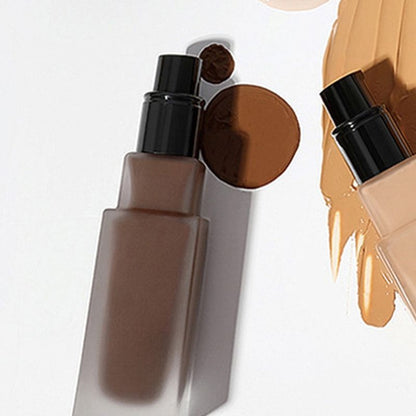Long-lasting foundation with skin-nourishing and concealing properties