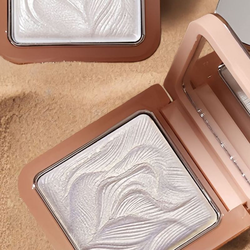 Highlighting and Contouring Powder for Women: Brightens the Face with Glowing and Shiny Effect