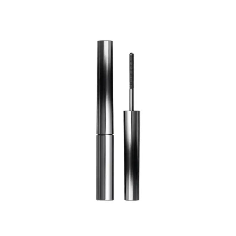 Black Tube Mascara: Long, Curved Base Gel that Provides Staying Power without Smudging