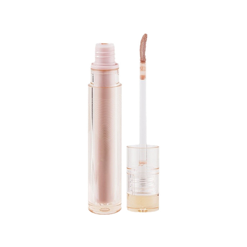 Mirror-like glossy lip gloss is lightweight, highly pigmented, moisturizing, and gives lips a plump, natural look. It's also long-lasting and brightens the complexion.