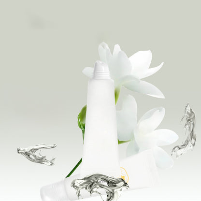 Jasmine oil lip balm, makeup base, moisturizing for light lips, lip care gel with hyaluronic acid.