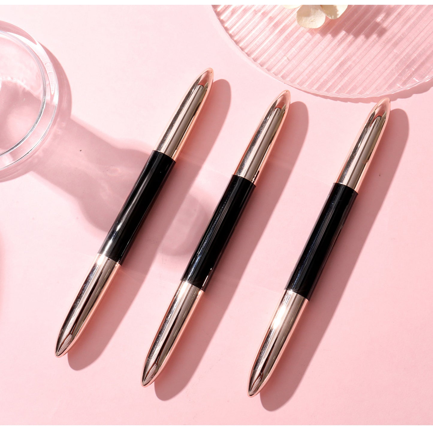 Double-ended rotating lip liner, waterproof, long-lasting matte finish, women's lip liner makeup.